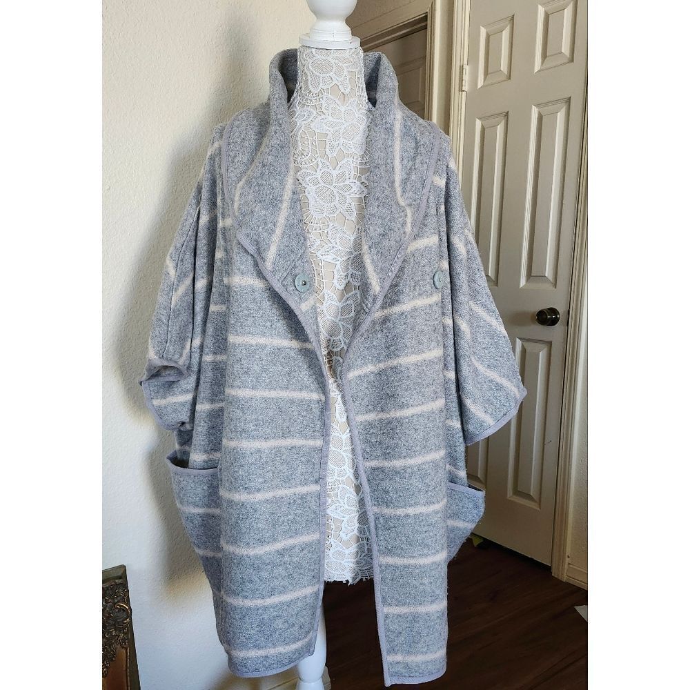 Free People Wool Blend Blanket Poncho Coat Boho Western Hippie Size Medium - Picture 8 of 11